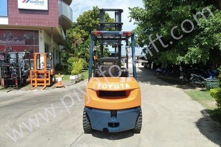 จำหน่ายรถ Forklift TOYOTA 7FD30 จำหน่ายรถ Forklift TOYOTA 7FD30