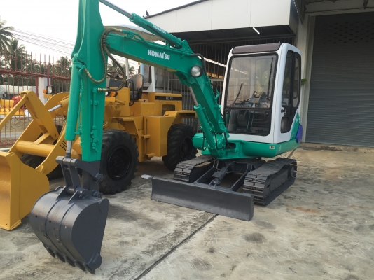 รถขุด Komatsu PC30-7 พร้อมหัวเก๋ง มือสองนำเข้าจากญี่ปุ่น