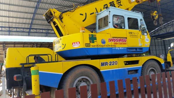 ขายรถเครน 4 ล้อ 22 ตัน KATO เอกสารเล่มทะเบียน อุปกรณ์ครบ