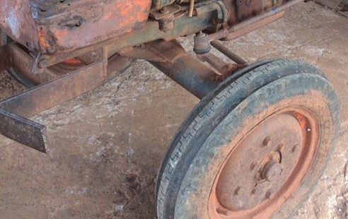 รถไถนา KUBOTA L2000 20แรง เพลาเดียว ตัวเปล่า เดิมๆ พร้อมใช้ **ขาย KUBOTA L2000 รถไถ1เพลา สภาพดี เดิม พร้อมใช้ ตัวเปล่า ไม่มีเอกสาร ราคาเบาๆ TRACTOR KUBOTA L2000 2WD 20HP เครื่องเดิม ปั้มเดิม เกียร์ เดิม ครับ เครื่องยนต์ดีเซล KUBOTA D1