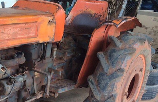 รถไถนา KUBOTA L2000 20แรง เพลาเดียว ตัวเปล่า เดิมๆ พร้อมใช้ **ขาย KUBOTA L2000 รถไถ1เพลา สภาพดี เดิม พร้อมใช้ ตัวเปล่า ไม่มีเอกสาร ราคาเบาๆ TRACTOR KUBOTA L2000 2WD 20HP เครื่องเดิม ปั้มเดิม เกียร์ เดิม ครับ เครื่องยนต์ดีเซล KUBOTA D1