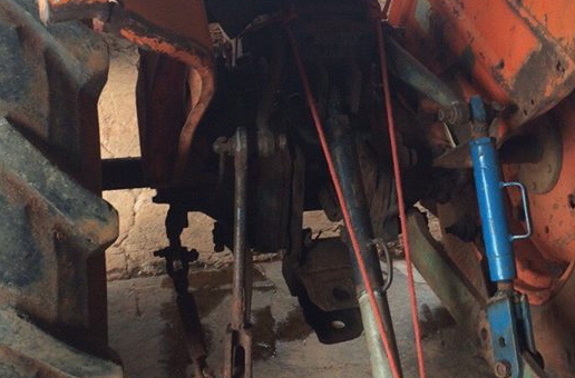 รถไถนา KUBOTA L2000 20แรง เพลาเดียว ตัวเปล่า เดิมๆ พร้อมใช้ **ขาย KUBOTA L2000 รถไถ1เพลา สภาพดี เดิม พร้อมใช้ ตัวเปล่า ไม่มีเอกสาร ราคาเบาๆ TRACTOR KUBOTA L2000 2WD 20HP เครื่องเดิม ปั้มเดิม เกียร์ เดิม ครับ เครื่องยนต์ดีเซล KUBOTA D1