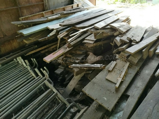 ไม้เก่า ไม้เนื้อแข็ง รื้อจากอาคารโรงเรียน