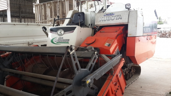 ขายด่วน  DC 60 PLUS  พร้อมโอน นิ้วสปริง ปี 54  รถพร้อมใช้ ตรวจเช็คให้ให้คงสภาพใช้งาน   ขายในราคา 330,000 ต่อรองได้ มีให้เลือกอยู่ 2 คัน  รถสวย ฝาครอบมีครบ หลังคา มุงกันแดดคนรองกระสอบ  รถพร้อมใช้  สนใจติดต่อ  080-5532793