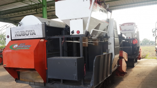 ขายด่วน  DC 60 PLUS  พร้อมโอน นิ้วสปริง ปี 54  รถพร้อมใช้ ตรวจเช็คให้ให้คงสภาพใช้งาน   ขายในราคา 330,000 ต่อรองได้ มีให้เลือกอยู่ 2 คัน  รถสวย ฝาครอบมีครบ หลังคา มุงกันแดดคนรองกระสอบ  รถพร้อมใช้  สนใจติดต่อ  080-5532793