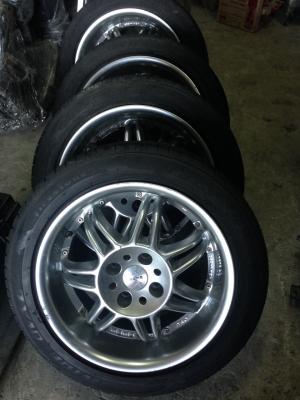 ล้อแม็คMOMO 4รู100ขอบ15"