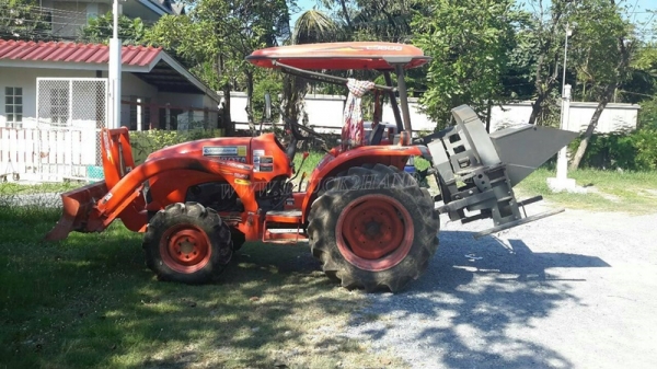 รถไถkubota   รุ่น L3608   ใช้งาน ประมาณ 160 กม.