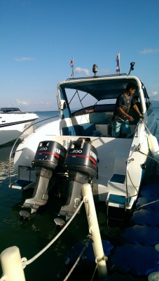 ขายเรือสปีดโบ๊ท พร้อมเครื่องYAMAHA 2 Engines