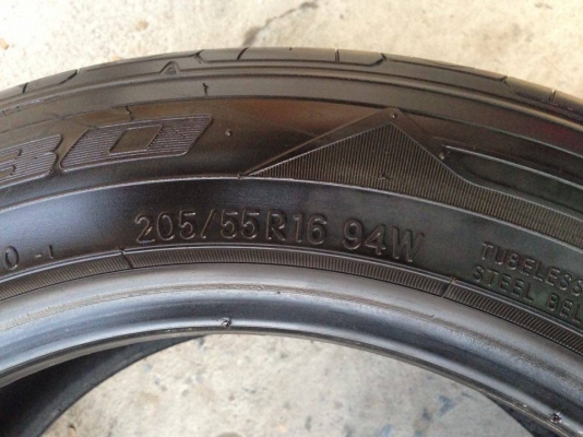 ยาง NITTO 205-55-16 ปี 13 1 เส้น ปี 12 3 เส้น ครบชุด 4 เส้น 3000 ไม่ควรพลาด สภาพสวยๆไม่มีปะไม่บวมดอกยางเหลือเยอะเอาไปวิ่งกันใด้อีกยาวค่ะ