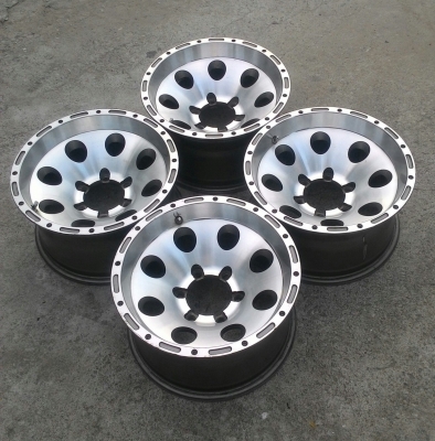 หมื่นเดียวล้อหยดน้ำ EMR 15x8 ออฟ 0 สวยๆครับ