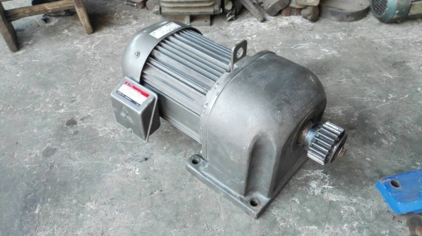 ==== SOLD ==== มอเตอร์เกียร์ Mitsubishi Made in Japan 3 HP. 380V. ทด 1:10 ความเร็วรอบ 150 RPM. สภาพป้ายแดง!!