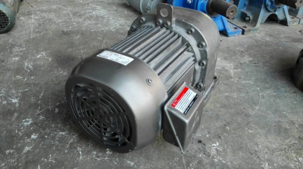 ==== SOLD ==== มอเตอร์เกียร์ Mitsubishi Made in Japan 3 HP. 380V. ทด 1:10 ความเร็วรอบ 150 RPM. สภาพป้ายแดง!!