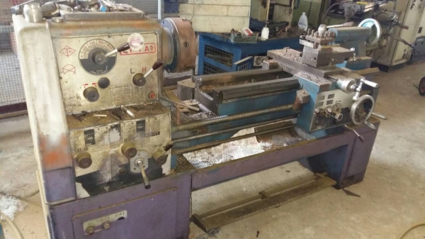 ขายกลึงหลี่ไท่ของใต้หวันไม่แพงอุปกรณ์ครบสามขา   สี่จับ14นิ้วมีคอม้ารับประกันหัวเงียบทุกเกียครับ