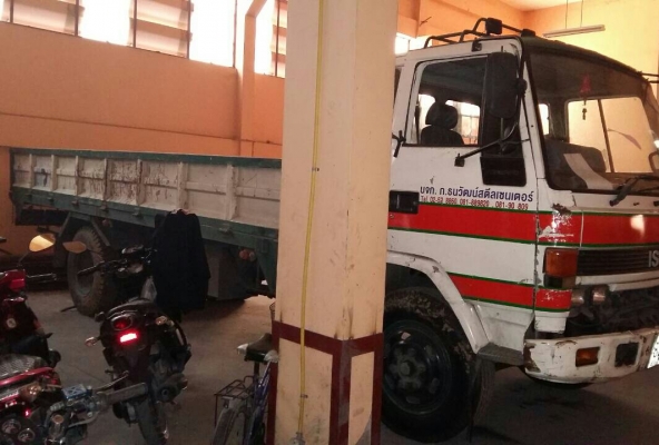 หกล้อ อีซูซู FRR195 แอร์ พ.เวอร์ ทิฟฟี ยาง900 ช่วงยาว6.50ม รถสภาพดีสวยบางเดิมพร้อมใช้ ทะเบียนภาษีเต็มพร้อมโอน