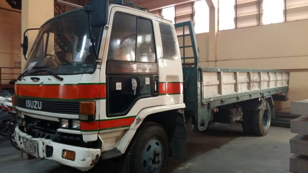 หกล้อ อีซูซู FRR195 แอร์ พ.เวอร์ ทิฟฟี ยาง900 ช่วงยาว6.50ม รถสภาพดีสวยบางเดิมพร้อมใช้ ทะเบียนภาษีเต็มพร้อมโอน หกล้อ อีซูซู FRR195 แอร์ พ.เวอร์ ทิฟฟี ยาง900 ช่วงยาว6.50ม รถสภาพดีสวยบางเดิมพร้อมใช้ ทะเบียนภาษีเต็มพร้อมโอน