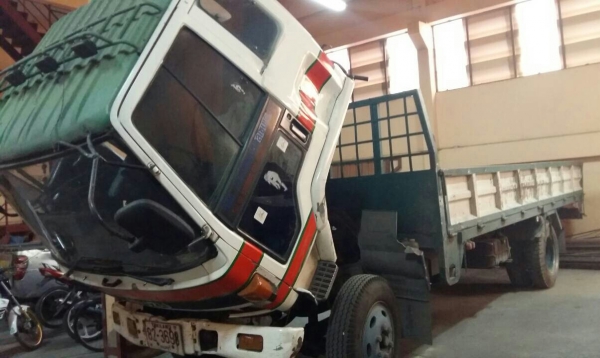 หกล้อ อีซูซู FRR195 แอร์ พ.เวอร์ ทิฟฟี ยาง900 ช่วงยาว6.50ม รถสภาพดีสวยบางเดิมพร้อมใช้ ทะเบียนภาษีเต็มพร้อมโอน หกล้อ อีซูซู FRR195 แอร์ พ.เวอร์ ทิฟฟี ยาง900 ช่วงยาว6.50ม รถสภาพดีสวยบางเดิมพร้อมใช้ ทะเบียนภาษีเต็มพร้อมโอน