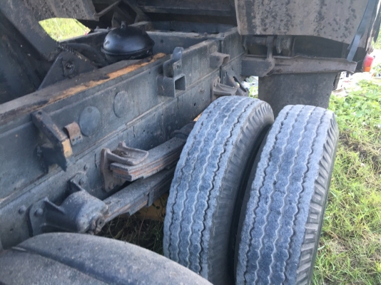 รถอีซูซุ 6 ล้อดั้ม FRR 175 แรงม้า  ปี 41.   สนใจติดต่อ  081 - 6079515