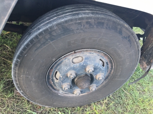 รถอีซูซุ 6 ล้อดั้ม FRR 175 แรงม้า  ปี 41.   สนใจติดต่อ  081 - 6079515