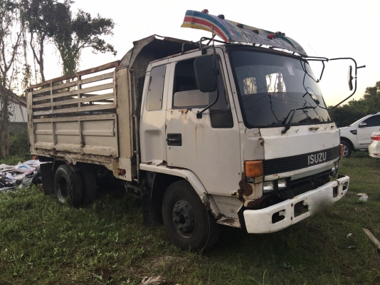 รถอีซูซุ 6 ล้อดั้ม FRR 175 แรงม้า  ปี 41.   สนใจติดต่อ  081 - 6079515