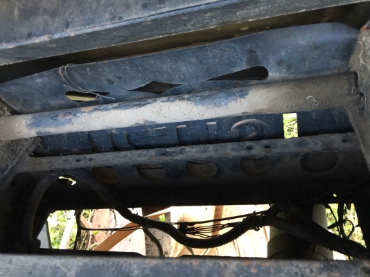 รถอีซูซุ 6 ล้อดั้ม FRR 175 แรงม้า  ปี 41.   สนใจติดต่อ  081 - 6079515