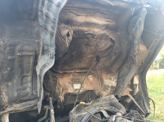 รถอีซูซุ 6 ล้อดั้ม FRR 175 แรงม้า  ปี 41.   สนใจติดต่อ  081 - 6079515