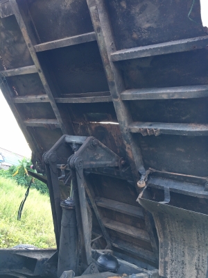 รถอีซูซุ 6 ล้อดั้ม FRR 175 แรงม้า  ปี 41.   สนใจติดต่อ  081 - 6079515