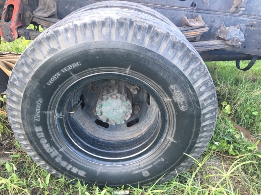 รถอีซูซุ 6 ล้อดั้ม FRR 175 แรงม้า  ปี 41.   สนใจติดต่อ  081 - 6079515