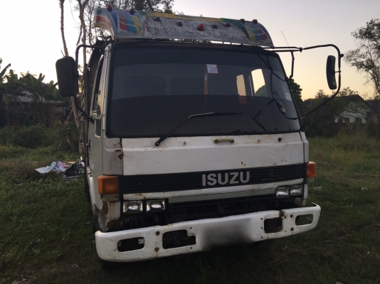 รถอีซูซุ 6 ล้อดั้ม FRR 175 แรงม้า  ปี 41.   สนใจติดต่อ  081 - 6079515