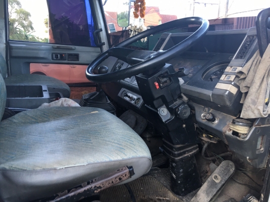 รถอีซูซุ 6 ล้อดั้ม FRR 175 แรงม้า  ปี 41.   สนใจติดต่อ  081 - 6079515