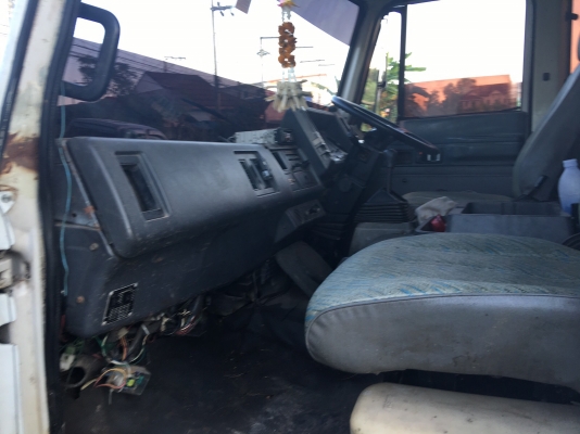 รถอีซูซุ 6 ล้อดั้ม FRR 175 แรงม้า  ปี 41.   สนใจติดต่อ  081 - 6079515