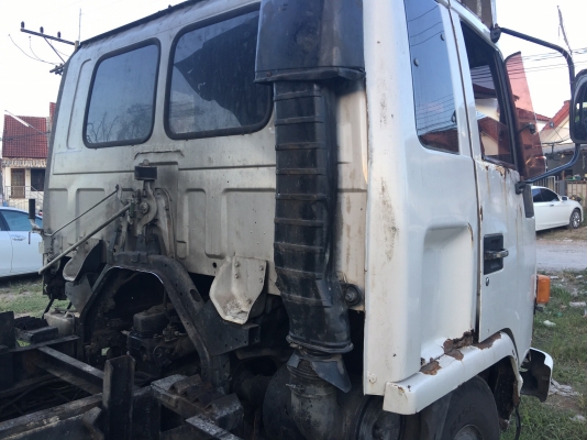 รถอีซูซุ 6 ล้อดั้ม FRR 175 แรงม้า  ปี 41.   สนใจติดต่อ  081 - 6079515