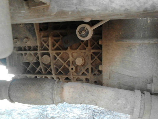 รถอีซูซุ 6 ล้อ ตู้แห้ง NPR 130 แรงม้า. ปี 48.   สนใจติดต่อ  081 - 6079515