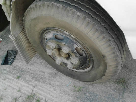 รถอีซูซุ 6 ล้อ ตู้แห้ง NPR 130 แรงม้า. ปี 48.   สนใจติดต่อ  081 - 6079515