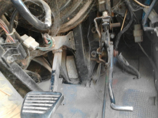 รถอีซูซุ 6 ล้อ ตู้แห้ง NPR 130 แรงม้า. ปี 48.   สนใจติดต่อ  081 - 6079515