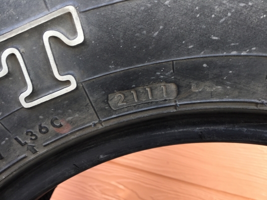 ขายยางสภาพพร้อมใช้(ขอขายแค่6,500บาทไม่อยากเก็บไว้แกะกะบ้าน)