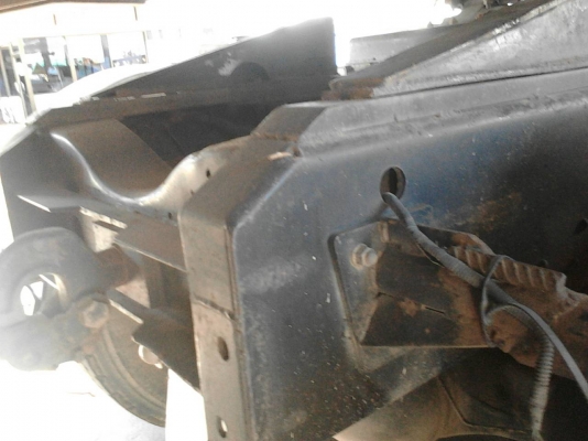 รถฮีโน่ 10 ล้อ หัวลาก FM1J  260 แรงม้า. ปี 48  ( ขาย เฉพาะแม่. ) , (  มีขาย 2 คัน.  )  สนใจติดต่อ  081 - 6079515