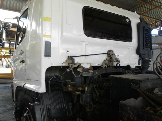 รถฮีโน่ 10 ล้อ หัวลาก FM1J  260 แรงม้า. ปี 48  ( ขาย เฉพาะแม่. ) , (  มีขาย 2 คัน.  )  สนใจติดต่อ  081 - 6079515