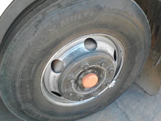 รถฮีโน่ 10 ล้อ หัวลาก FM1J  260 แรงม้า. ปี 48  ( ขาย เฉพาะแม่. ) , (  มีขาย 2 คัน.  )  สนใจติดต่อ  081 - 6079515