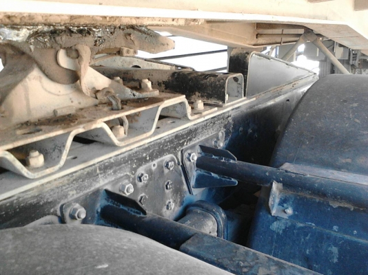 รถฮีโน่ 10 ล้อ หัวลาก FM1J  260 แรงม้า. ปี 48  ( ขาย เฉพาะแม่. ) , (  มีขาย 2 คัน.  )  สนใจติดต่อ  081 - 6079515