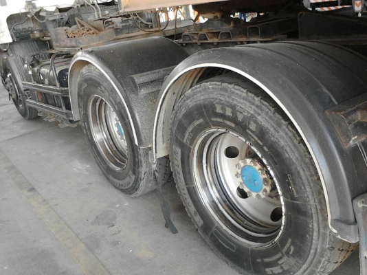 รถฮีโน่ 10 ล้อ หัวลาก FM1J  260 แรงม้า. ปี 48  ( ขาย เฉพาะแม่. ) , (  มีขาย 2 คัน.  )  สนใจติดต่อ  081 - 6079515