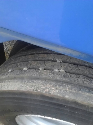 6 ล้อีซูสุ NPR  130  แรงม้า  ยาว 5 เมตร กว่า ปี 50 พร้อมใช้งาน  เล่มติดมือ...088 3970475 พงศกร