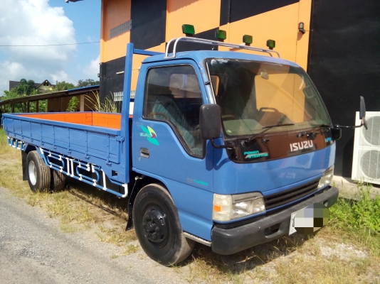 6 ล้อีซูสุ NPR  130  แรงม้า  ยาว 5 เมตร กว่า ปี 50 พร้อมใช้งาน  เล่มติดมือ...088 3970475 พงศกร