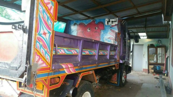 ขาย6ล้อดัมพ์อีซูซุDECA195 6HE1ทะเบียนพร้อมโอน แชชซีสวยเดิมFRR กระบะดัมพ์ดิน5คิว สภาพสวยพร้อมวิ่งงาน