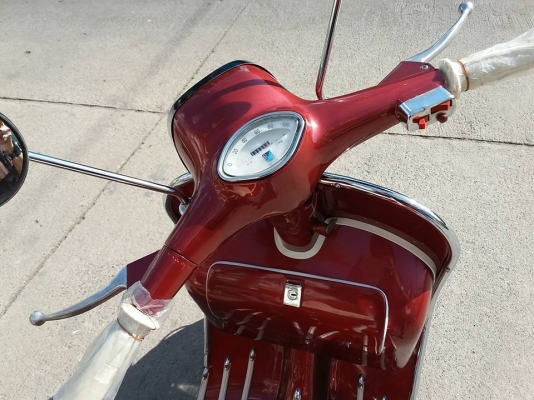 ขาย vespa sprint 150 ทะเบียนไม่ขาดต่อ เอกสารพร้อมโอน เครื่องดี สีสวย พร้อมขี่กลับเลยครับ รถจดปี 20 ครับ ราคา 79,900 บาท ครับ สนใจติดต่อ 0826336557 โป้งครับ รถอยู่เขตรังสิตครับ รับเทรินทุกรุ่นครับ