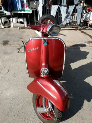 ขาย vespa sprint 150 ทะเบียนไม่ขาดต่อ เอกสารพร้อมโอน เครื่องดี สีสวย พร้อมขี่กลับเลยครับ รถจดปี 20 ครับ ราคา 79,900 บาท ครับ สนใจติดต่อ 0826336557 โป้งครับ รถอยู่เขตรังสิตครับ รับเทรินทุกรุ่นครับ