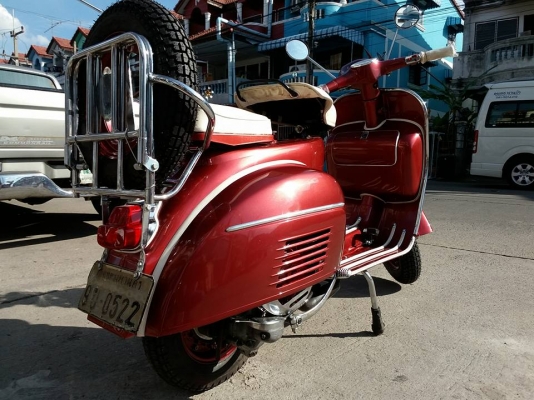 ขาย vespa sprint 150 ทะเบียนไม่ขาดต่อ เอกสารพร้อมโอน เครื่องดี สีสวย พร้อมขี่กลับเลยครับ รถจดปี 20 ครับ ราคา 79,900 บาท ครับ สนใจติดต่อ 0826336557 โป้งครับ รถอยู่เขตรังสิตครับ รับเทรินทุกรุ่นครับ