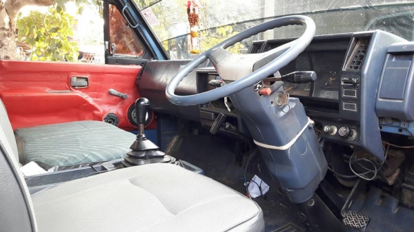 ขาย6ล้อคอก อีซูซุNPR115 สั้งลุย NPR59LU5F M แชชซีสวยเดิม ภาษีเต็มแชชซีสวยเดิม เอกสารเล่มทะเบียนพร้อมโอน