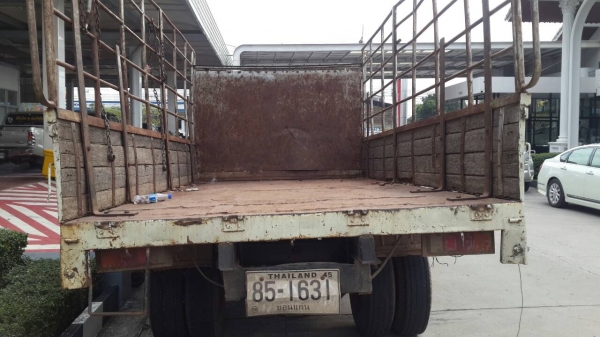 ขายด่วน หกล้อTOYOTA BU211 สภาพพร้อมใช้งาน เครื่องดี คีชชีสวย เอกสารเล่มทะเบียน พร้อมโอน