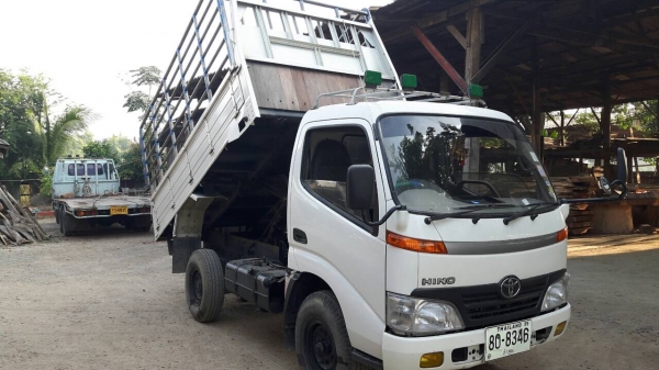 รถบรรทุก 4ล้อติดดั๊มพ์