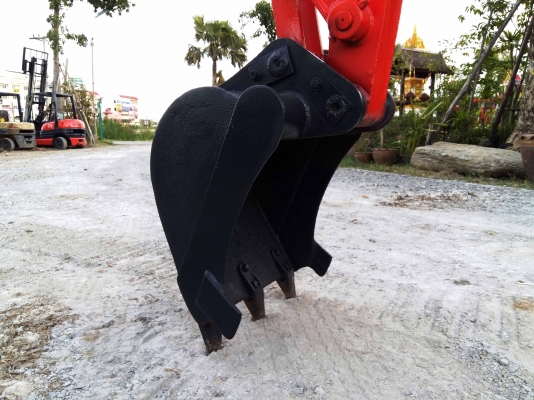 ขายแม็คโคร KUBOTA  KH-70 (เทียบเท่าPC25) นำเข้าจากญี่ปุ่น ติดต่อ 086-775-7900, 086-324-1992